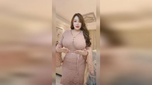 超乳波霸爆乳 AVBBWBBW 特大码美胸内衣，极致诱惑，让你欲罢不能